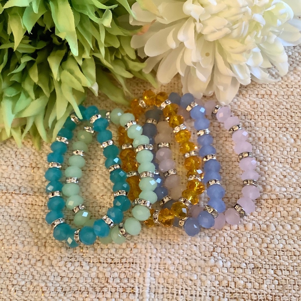 Set of 5 different colors stretch bracelet. - Picture 3 of 4